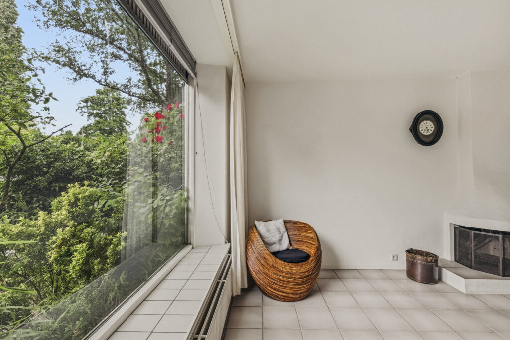 Hoekwoning te koop: Jhr.Mr.Dr. H.A. van Karnebeeklaan 46, Amstelveen