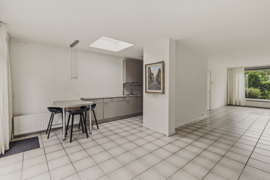 Hoekwoning te koop: Jhr.Mr.Dr. H.A. van Karnebeeklaan 46, Amstelveen