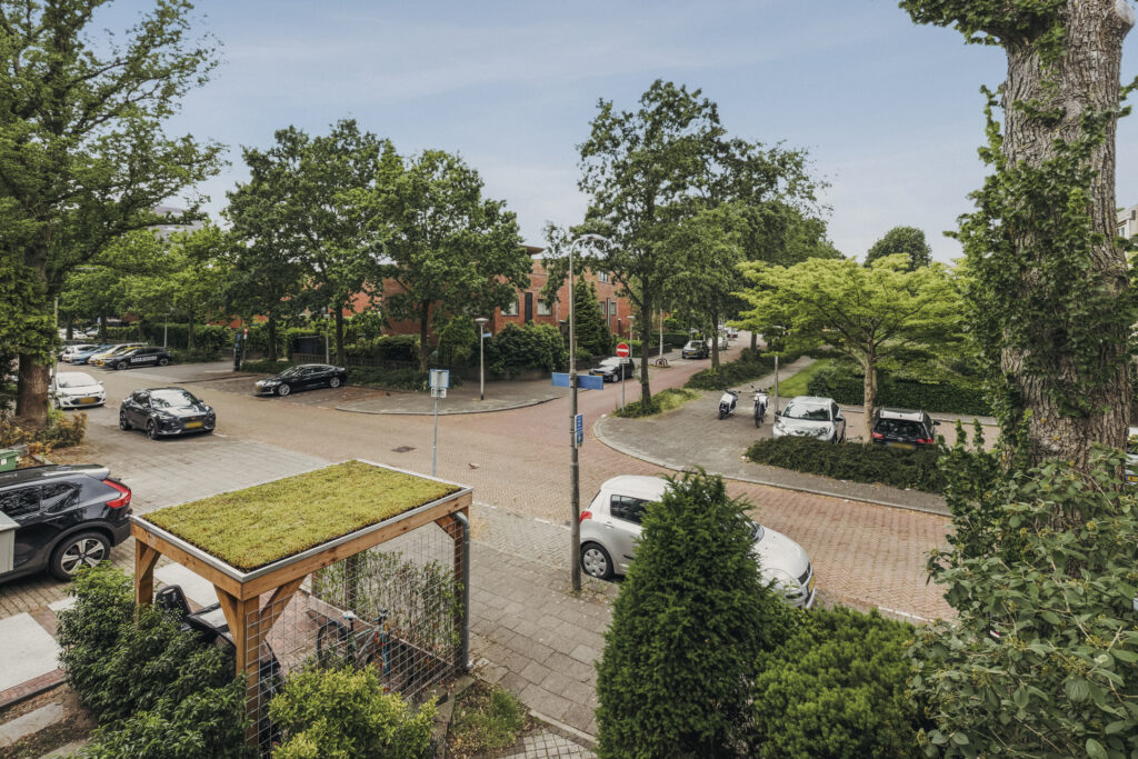 Hoekwoning te koop: Jhr.Mr.Dr. H.A. van Karnebeeklaan 46, Amstelveen