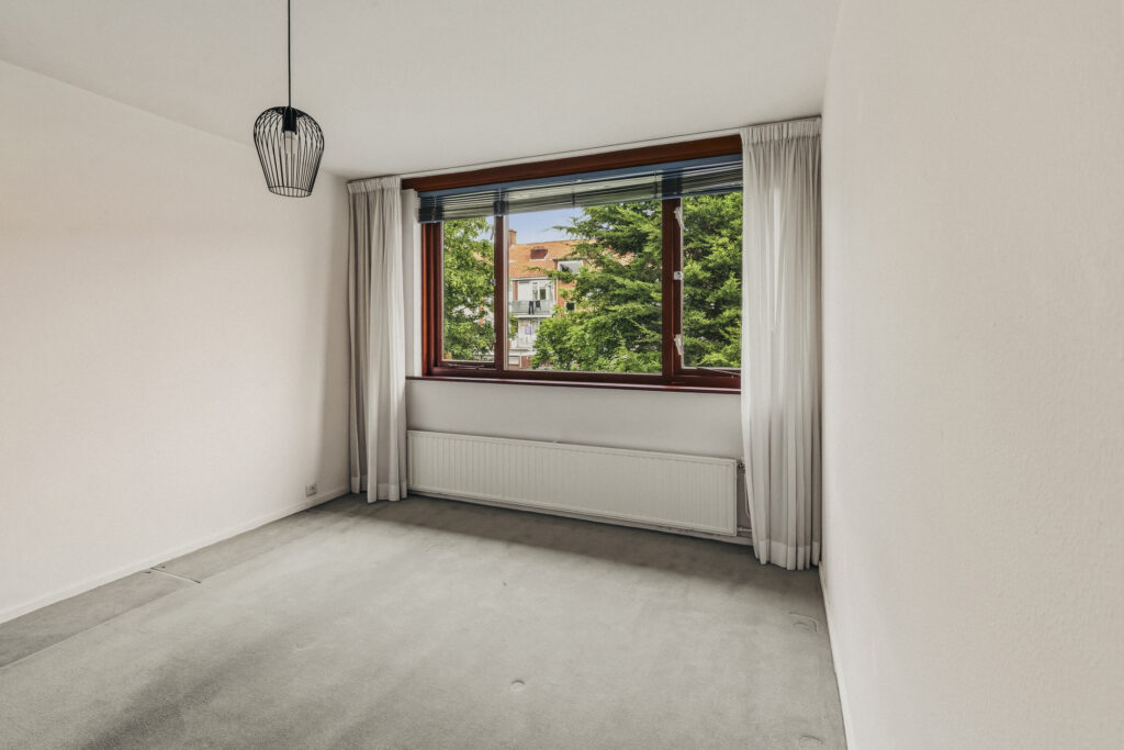 Hoekwoning te koop: Jhr.Mr.Dr. H.A. van Karnebeeklaan 46, Amstelveen